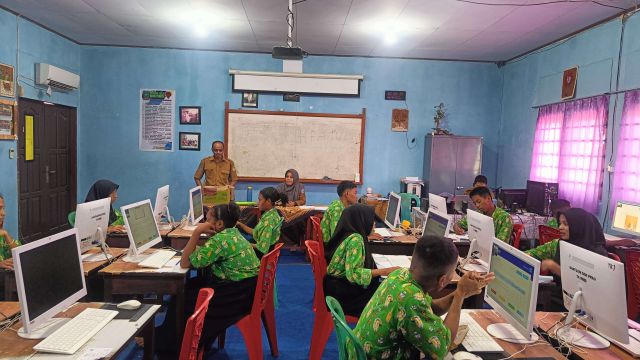 ANBK Berjalan Lancar di SMKS Yapis TIK Biak